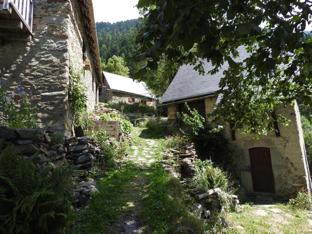 Pierre-Chatel Gite Au Printemps Japonais, Petit Train De La Mure, Parc Des Ecrins מראה חיצוני תמונה