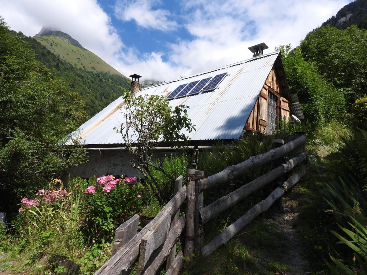Pierre-Chatel Gite Au Printemps Japonais, Petit Train De La Mure, Parc Des Ecrins מראה חיצוני תמונה